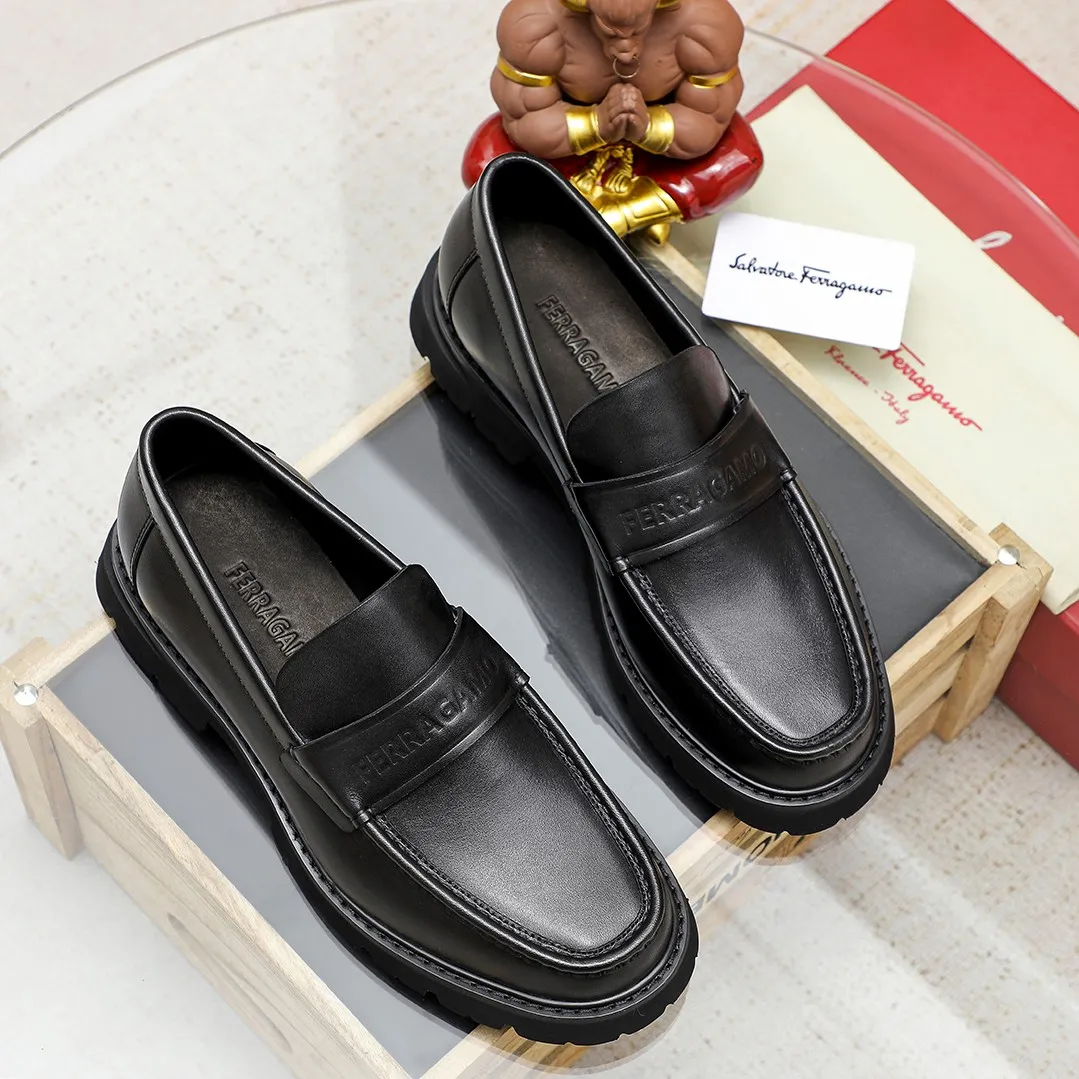 Men's shoes 💰460 🔥Ferragamo's new men's casual slip-on shoes🇨🇳Official website original 1:1 mold, original quality💯Fine workmanship, high-end luxury☘The upper is made of imported Italian first-layer cowhide🌴🐂Leather lining🍓Rubber wear-resistant and non-slip outsole, breathable and comfortable to wear🍍The first choice for high-grade men🍉3 colors available! Code number 38-45……